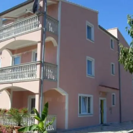 In Mit Grill Und Terrasse By Interhome Apartment *