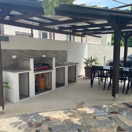 Apartman In Mit Grill Und Terrasse By Interhome